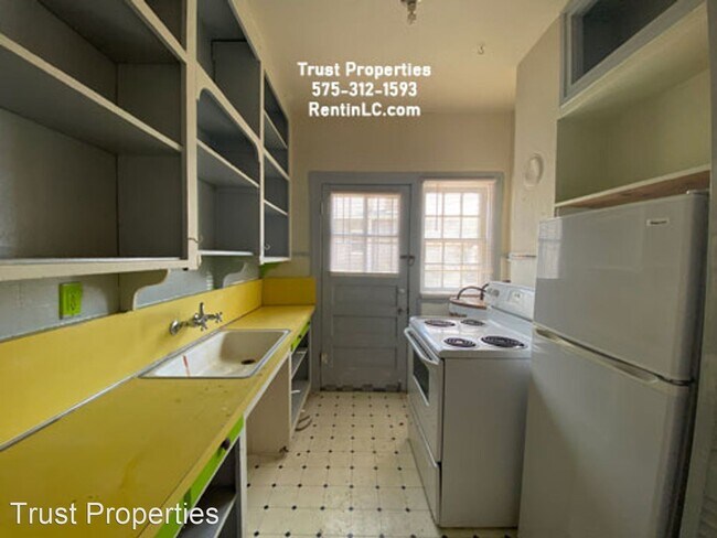 Building Photo - 1 br, 1 bath House - 245 S. Reymond Str