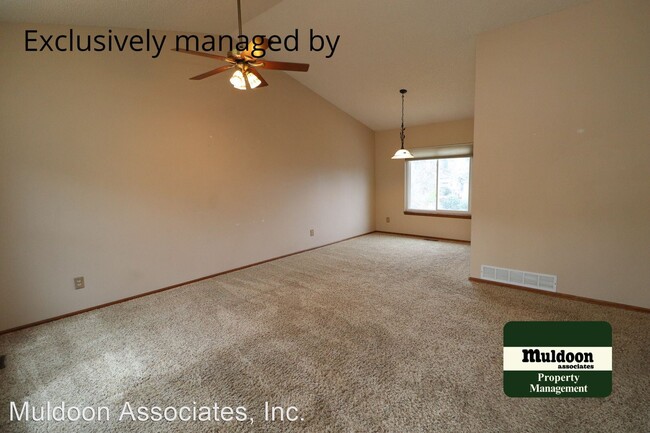 Building Photo - 3 br, 3.5 bath House - 4125 Madrone Way