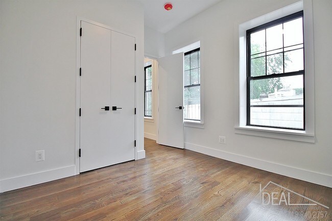 Foto del edificio - BRAND NEW 2 BED in Ditmas Park!