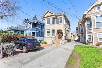 Building Photo - 1821 Encinal Ave