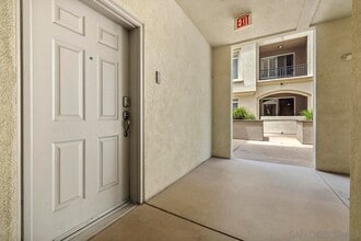 Building Photo - 9253 Regents Rd
