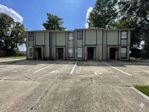 Building Photo - 1511 Cristy Dr