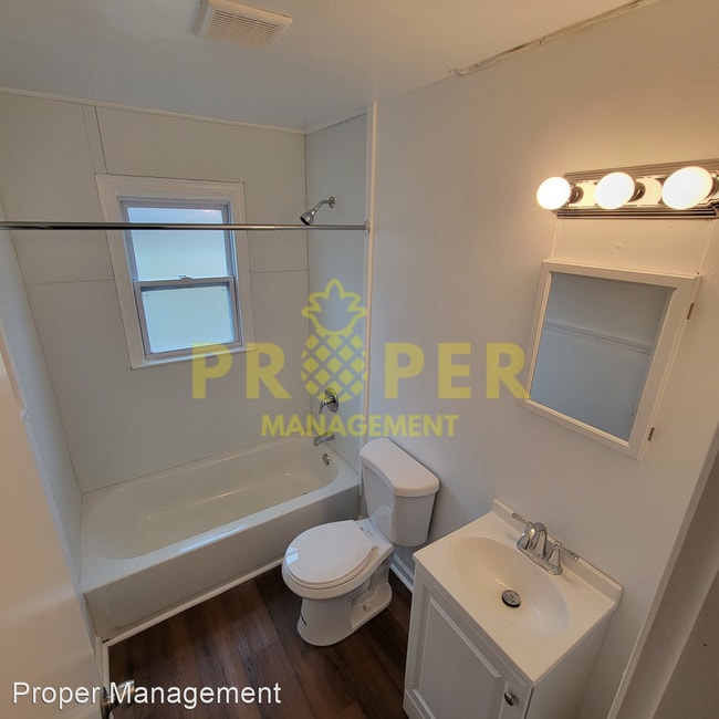 Building Photo - 3 br, 1 bath House - 159 East Parkwood Avenue