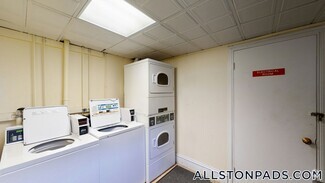 Building Photo - 15 Glenville Ave