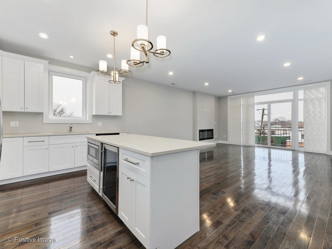 6115 N Elston Ave, Chicago, IL 60646 Condo for Rent in Chicago, IL