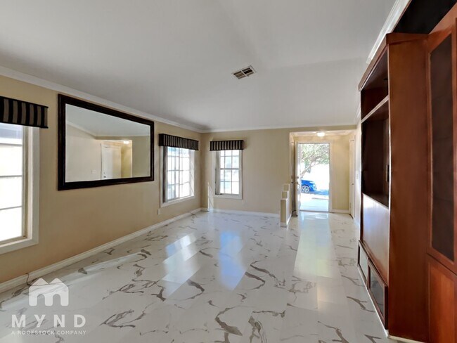 Building Photo - 7599 W Diablo Dr