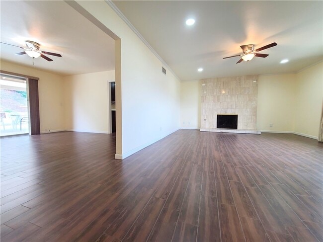 Foto del edificio - 12149 Country Club Ln