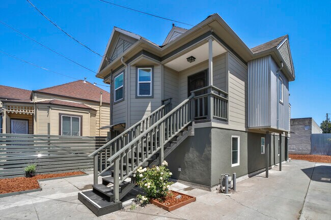 Building Photo - 840 34th Ave