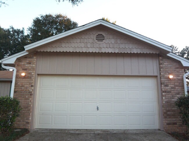 Foto del edificio - 727 Valley Ridge Way