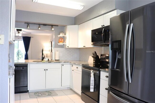 Building Photo - 16509 Lake Brigadoon Cir