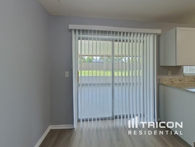 Building Photo - 152 Mante Dr