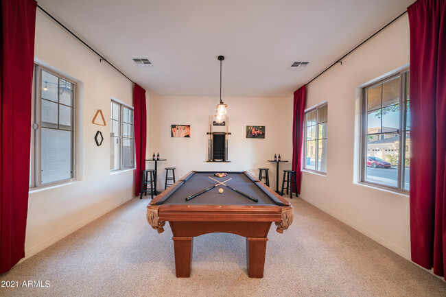 Foto del edificio - 2681 E Hampton Ln