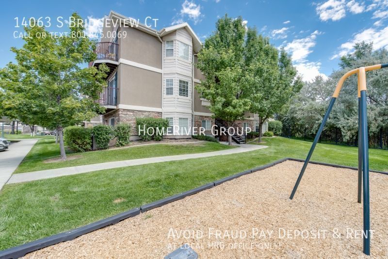 Primary Photo - Awesome 3 Bed 2 Bath Townhome!