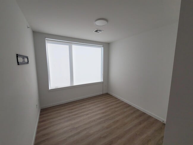 Building Photo - 306 Bergen Ave