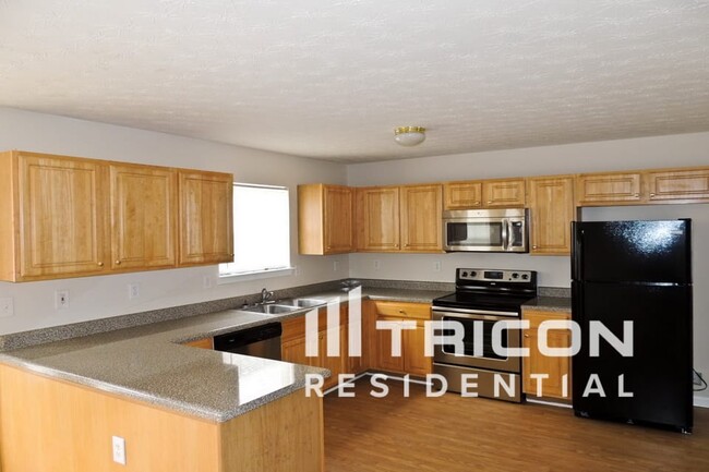 Building Photo - 4004 Castle Way Dr
