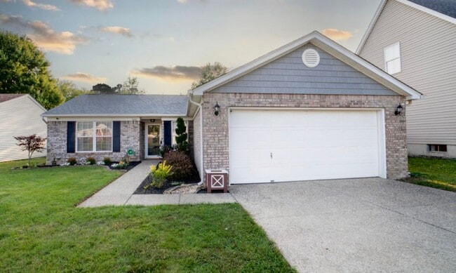 Charming 3-Bed Home with Fenced Yard! - Charming 3-Bed Home with Fenced Yard!