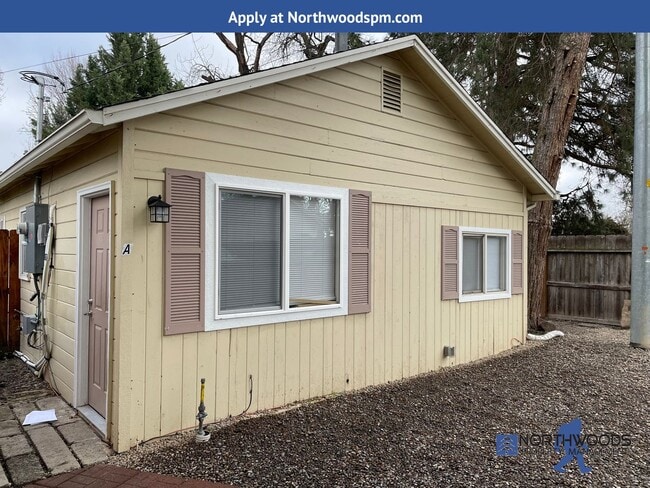 Building Photo - Newly Renovated 2 Bedroom 1 Bath Home Central Point