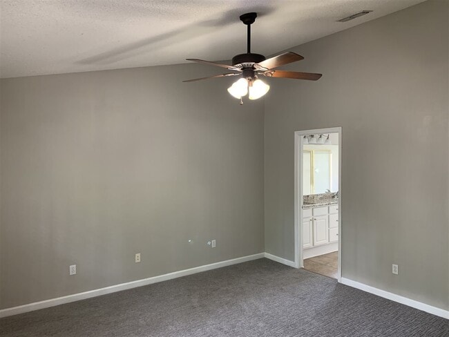 Foto del edificio - 2935 Glen Ives Dr