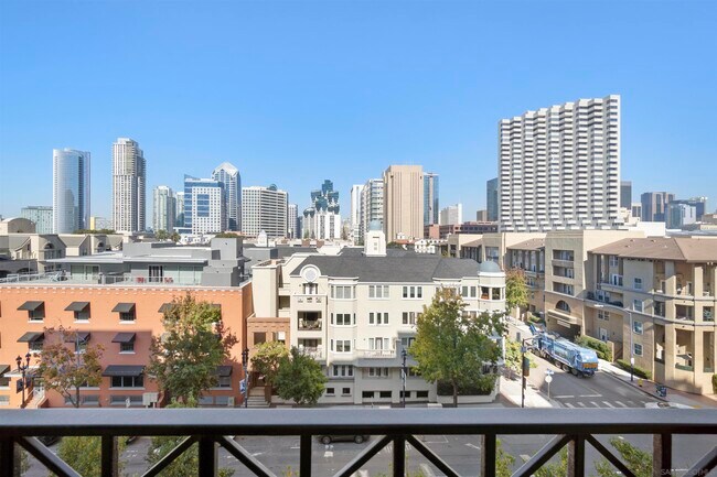 Foto del edificio - 500 W Harbor Dr