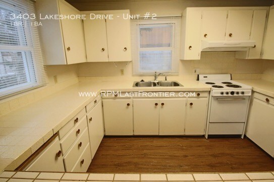 Foto del edificio - 3403 Lakeshore Dr