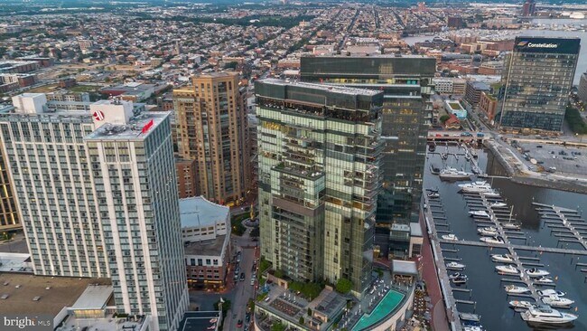 Foto del edificio - 300 International Drive