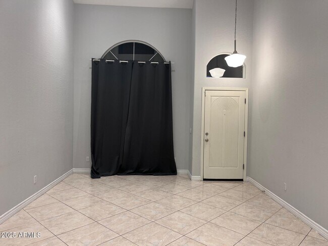 Building Photo - 18835 N 16th Pl