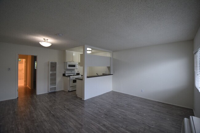 Foto del edificio - 14142 Victory Blvd