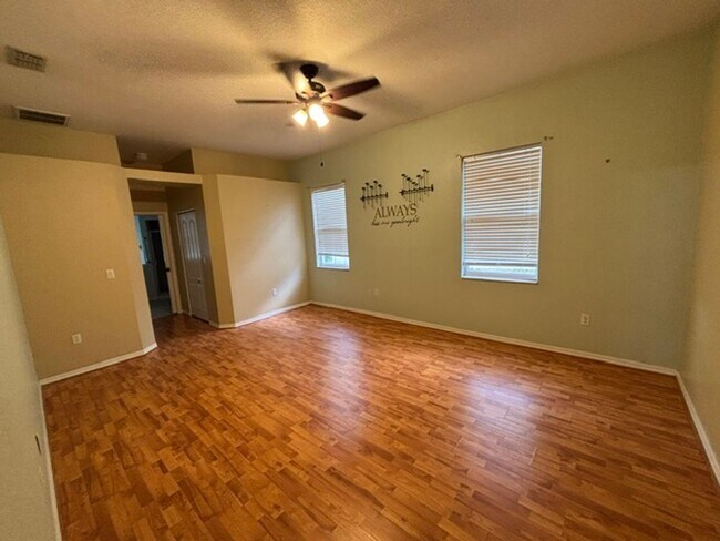 Building Photo - 15425 Sonora Dr
