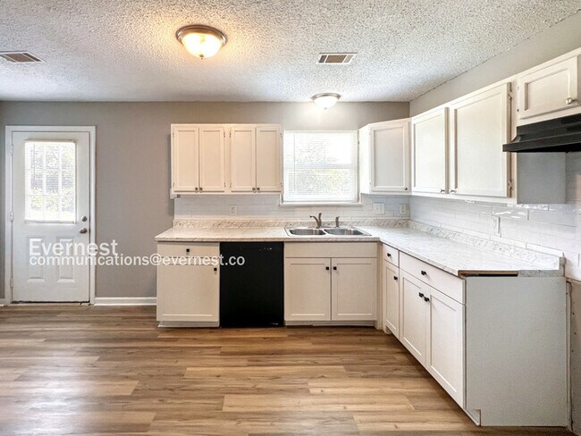 Foto del edificio - 400 Libby Ln