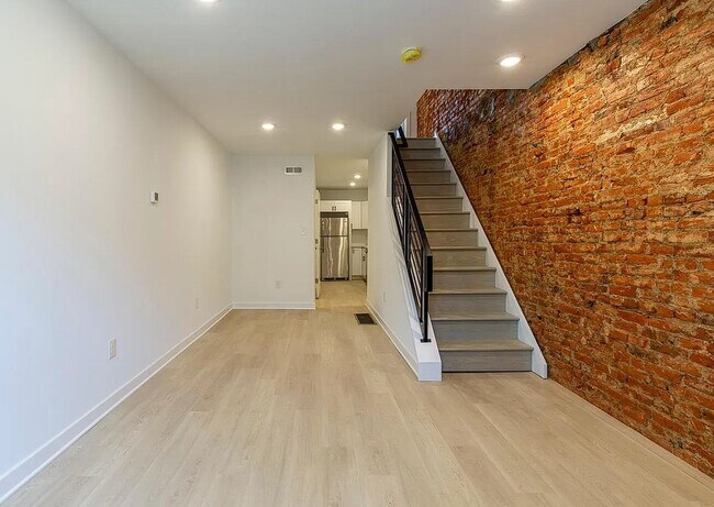 Building Photo - 2531 N Lee St