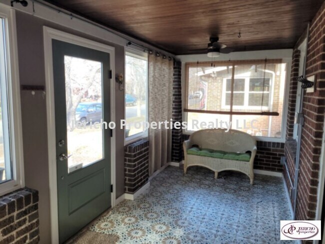 Foto del edificio - Beautifully Remodeled Washington Park ranc...