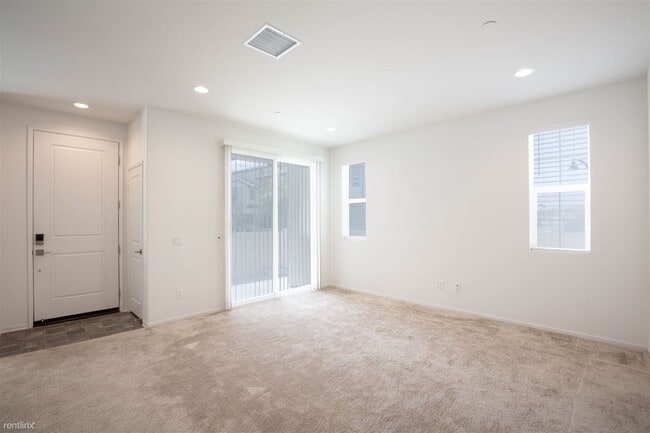 Building Photo - 3 br, 3 bath Townhome - 31405 Calle Luna