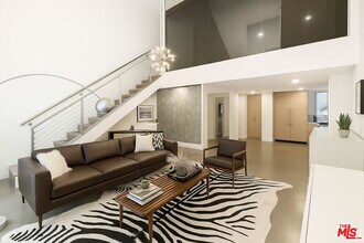 Building Photo - 123 Kings Rd