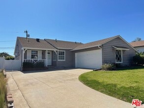 Building Photo - 7330 W 89th St