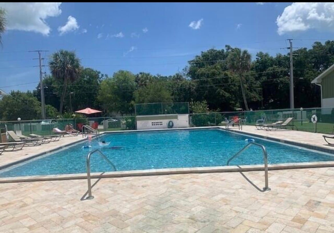 Pool - 840 Center Ave