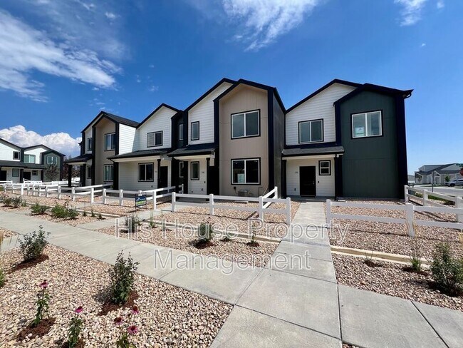 Building Photo - 3912 Crater St