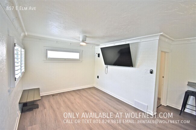 Foto del edificio - 857 Elm Ave