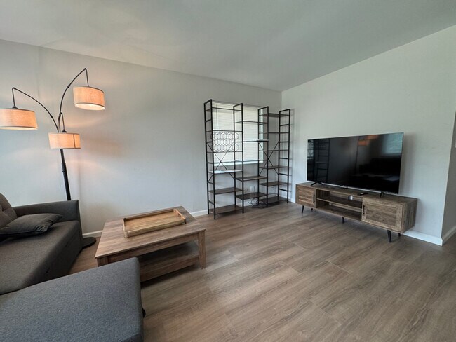 Foto del edificio - 3231 Prairie Ave