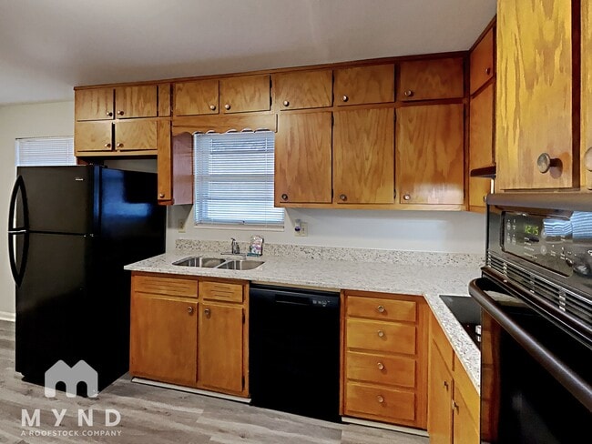 Building Photo - 626 Emerald Dr