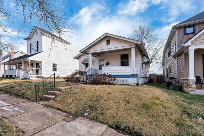 Foto del edificio - 7070 Winona Ave