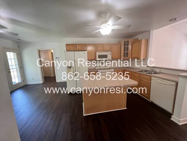 Foto del edificio - 1393 Lighthouse Ln