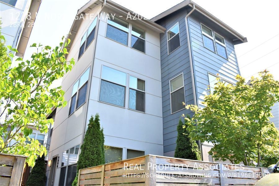 Primary Photo - Modern Townhouse near Northgate