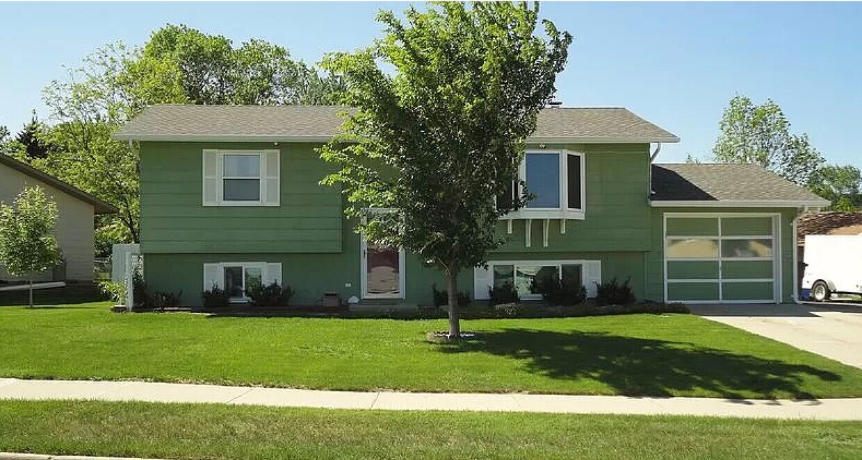 Foto principal - 1641 Minuteman Dr