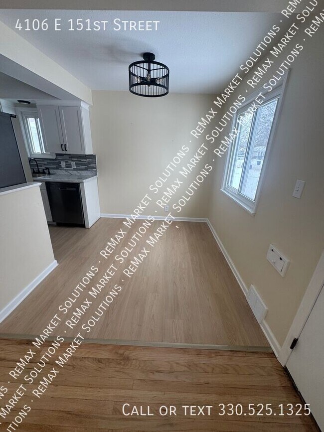 Foto del edificio - 4106 E 151st St