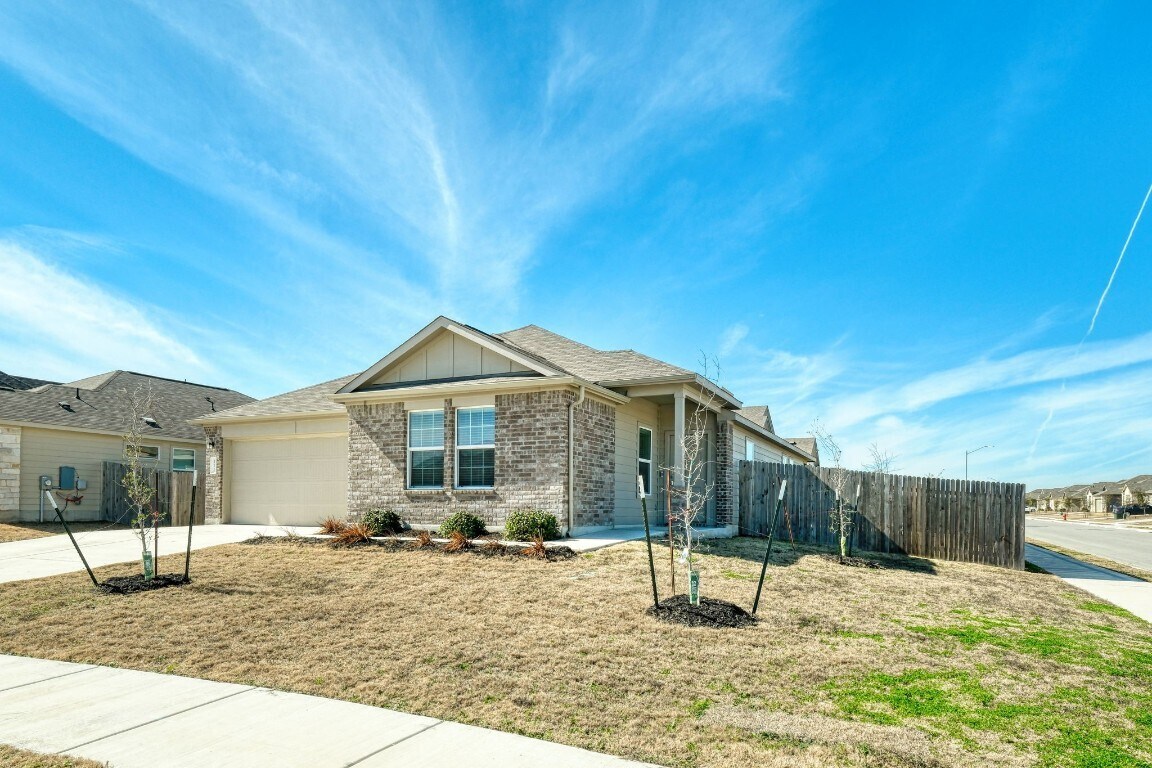 Foto principal - 111 Mountain Maple St