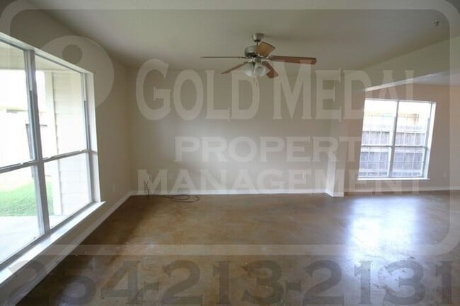 Foto del edificio - 4008 Cambridge Dr