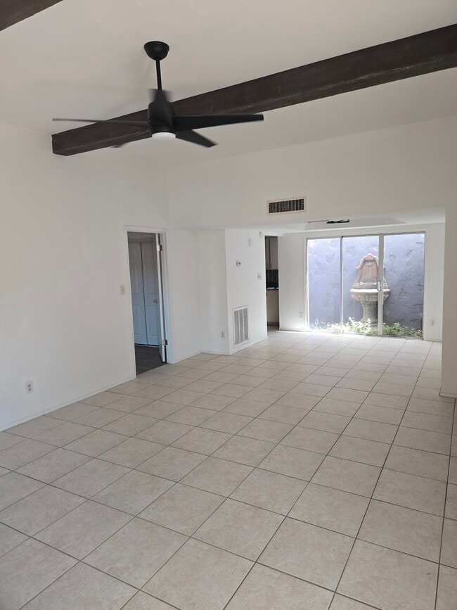 Open Living/DIning Room - 1044 E Pueblo Rd