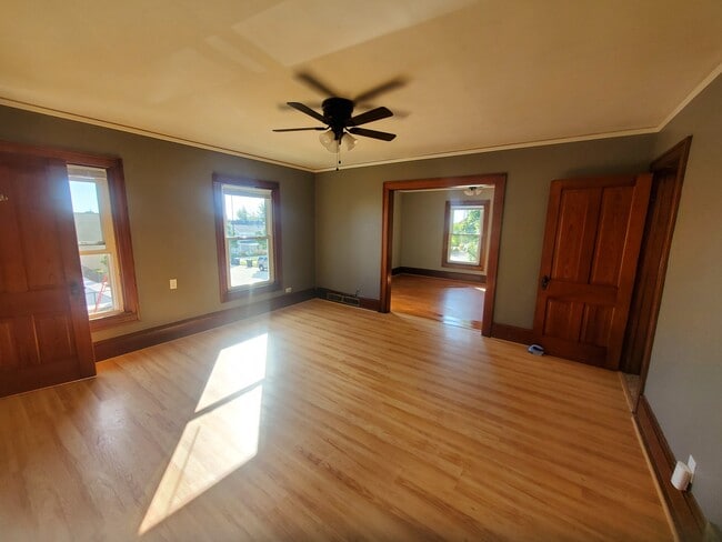Livingroom - 324A Wisconsin Ave