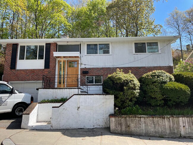 Building Photo - 99 Lancaster Ter