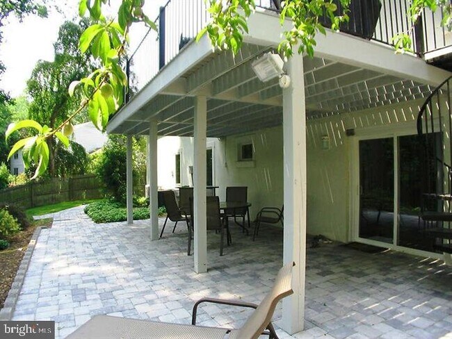 Foto del edificio - 7913 Charleston Ct